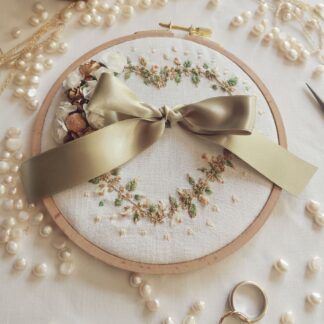 Porte-alliances vert sauge brodé Coeur